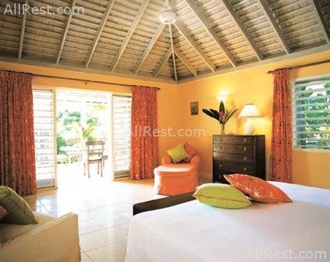 Round Hill Hotel & Villas 43